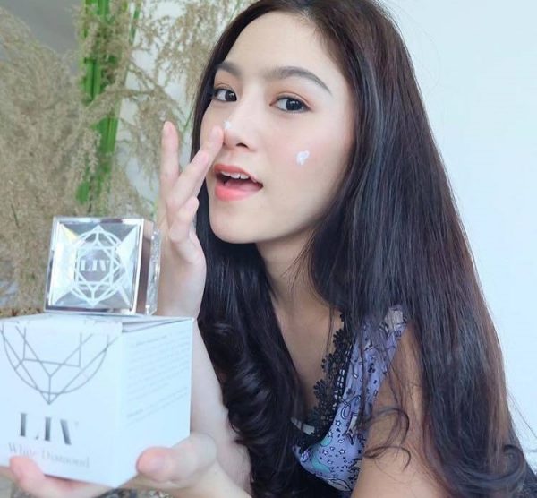 Liv White Diamond by Vicki Sunisa Jett - Image 14